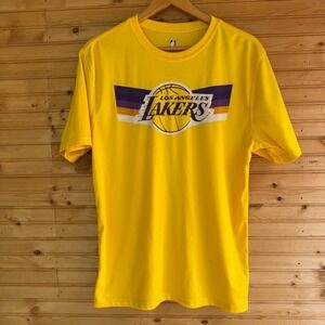 NBA Los Angeles Lakers Yellow T-Shirt Size Medium Basketball Fan Sports